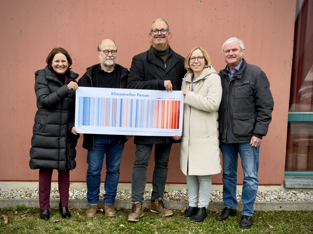 Von links nach rechts: Kreisrätin Jutta Koller, Fraktionsvorsitzender Eike Hallitzky, Klima- und Naturexperte Sascha Müller, Landratskandidatin Claudia Woller und Kreisrat Robert Steinbauer
