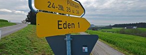 Im Ruhstorfer Ortsteil Eden ist ein Maststall für maximal 29900 Hähnchen geplant. Durchschnittlich 7,5 Mal im Jahr soll der Stall mit Küken bestückt werden. Der künftige Betreiber muss viele Auflagen erfüllen, vor allem in puncto Geruchsbelästigung. −Foto: Jörg Schlegel