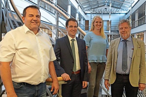 BW, SPD, Grüne und FW stellen einen gemeinsamen Bürgermeisterkandidaten in Tiefenbach/Passau. Foto: Niedermaier/PNP
