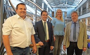 BW, SPD, Grüne und FW stellen einen gemeinsamen Bürgermeisterkandidaten in Tiefenbach/Passau. Foto: Niedermaier/PNP BW, SPD, Grüne und FW stellen einen gemeinsamen Bürgermeisterkandidaten in Tiefenbach/Passau. Foto: Niedermaier/PNP